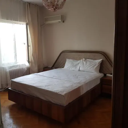 Kings World House *